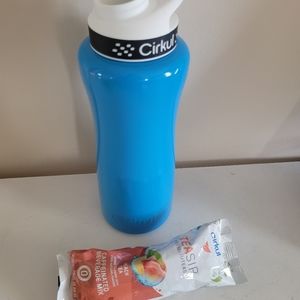 Cirkul blue 32 oz stainless steel cup insulated